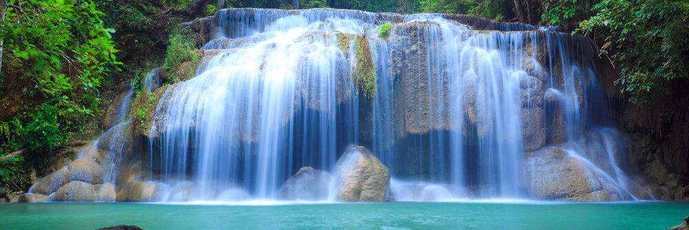 Papel pintado con una cascada Papel pintado con una cascada