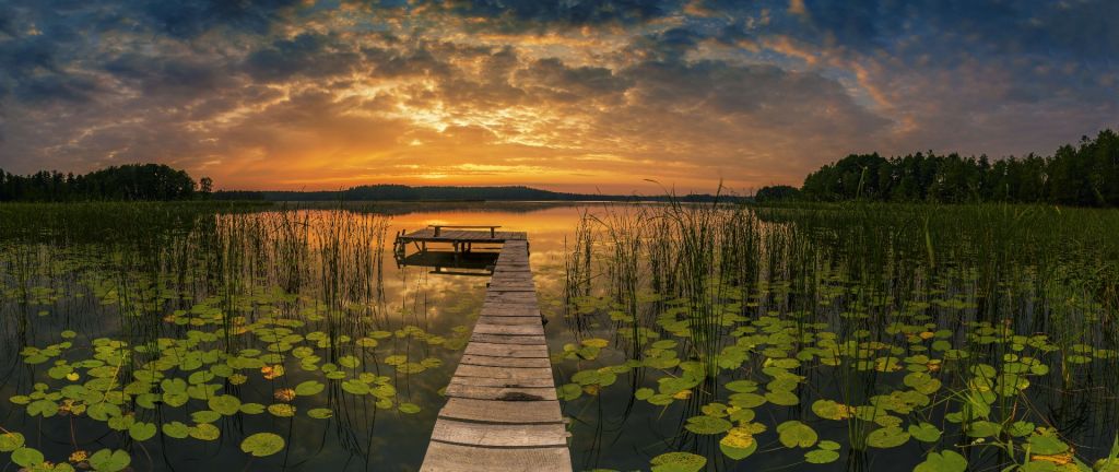 Amanecer en el lago