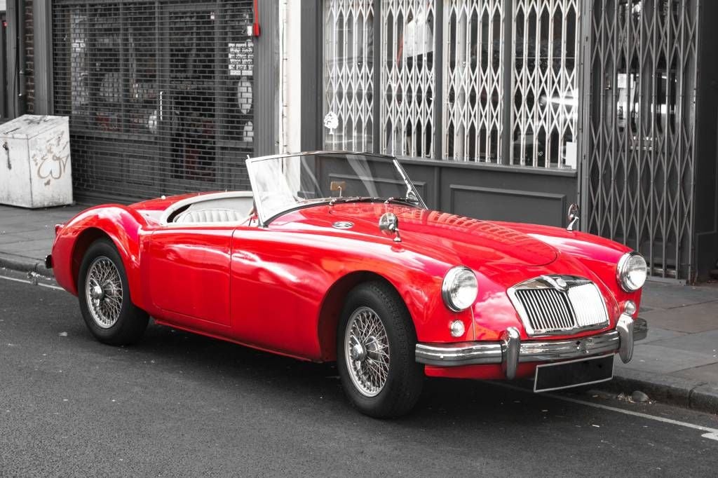 Coche clásico rojo