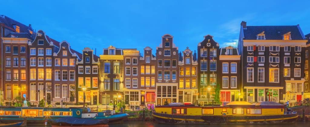 Casas de Ámsterdam en la noche