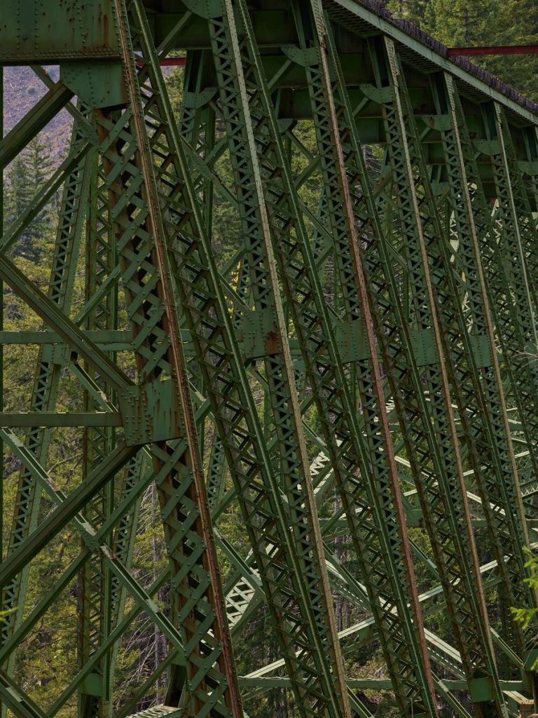 Construcción metálica de un antiguo puente ferroviario