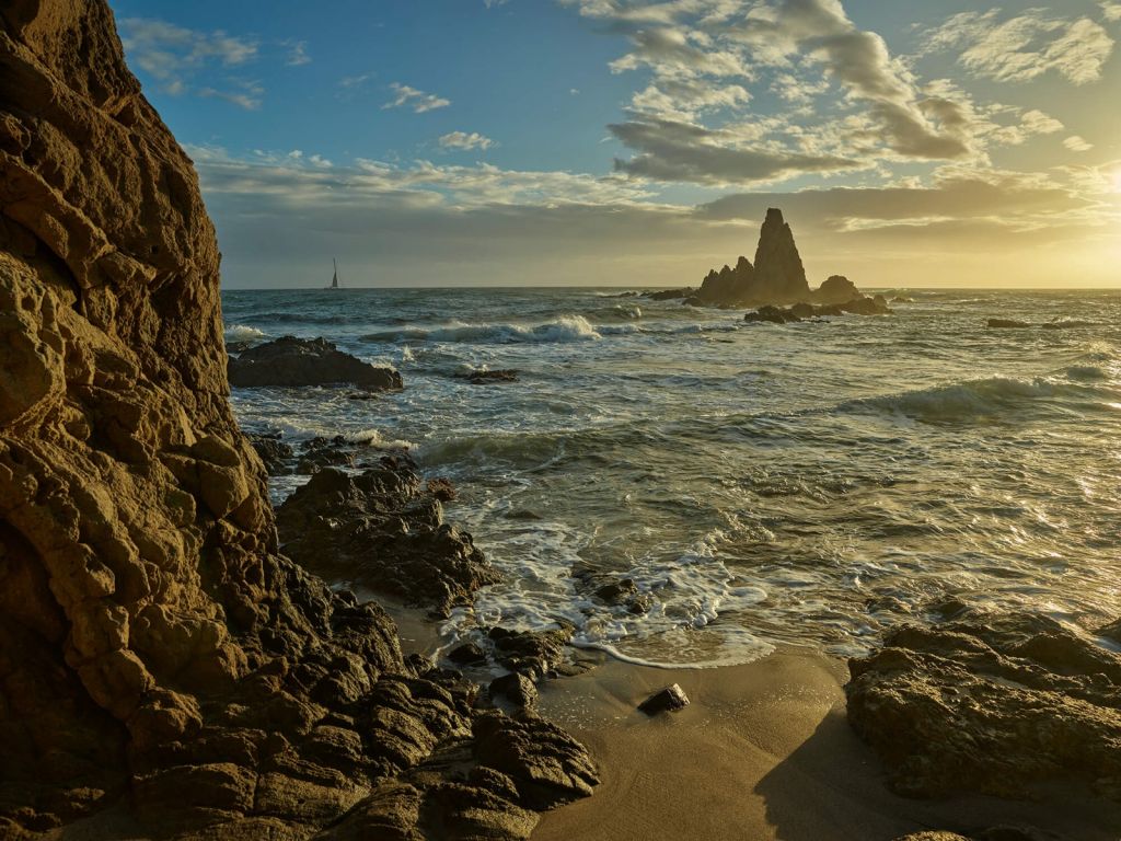 Rocas frente a la costa