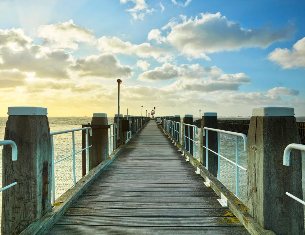 Muelle en la orilla