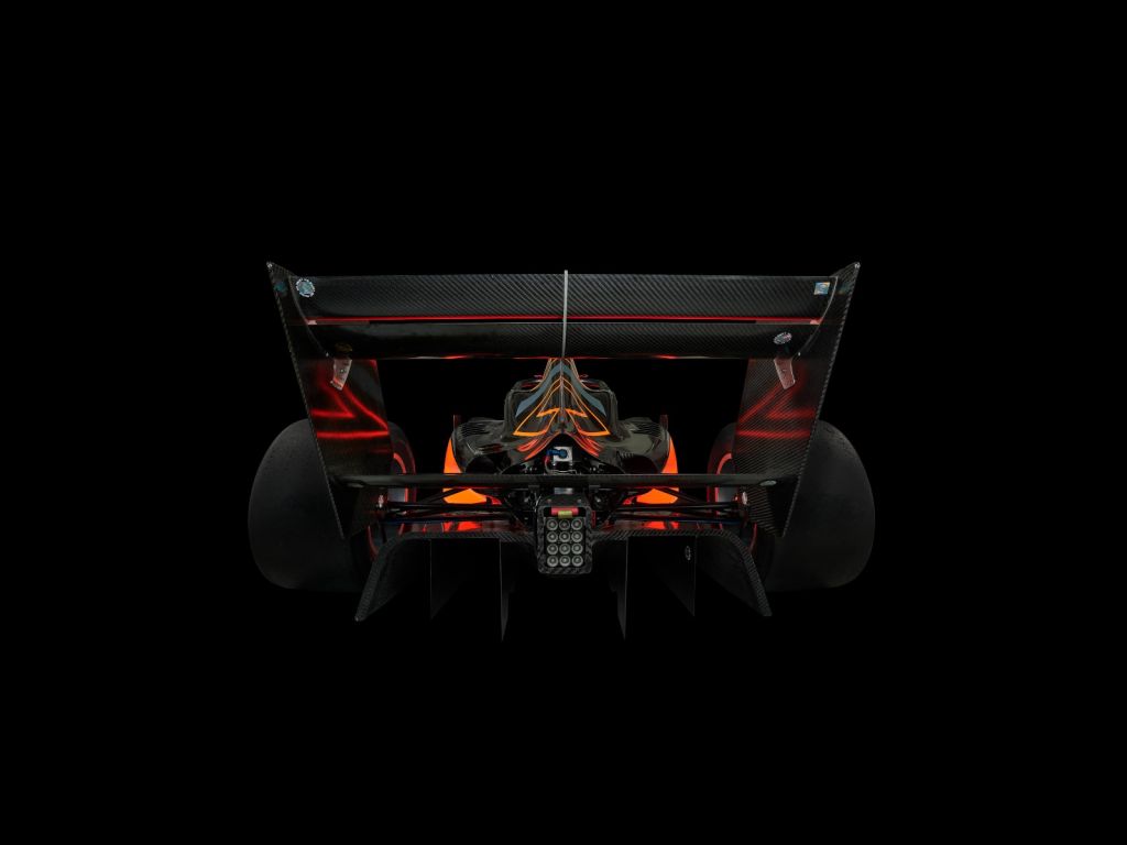 Fórmula 3 - Vista trasera inferior - oscura