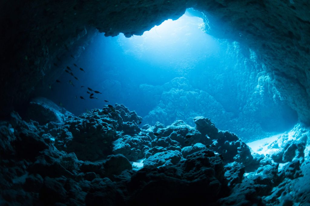 Cueva bajo el agua