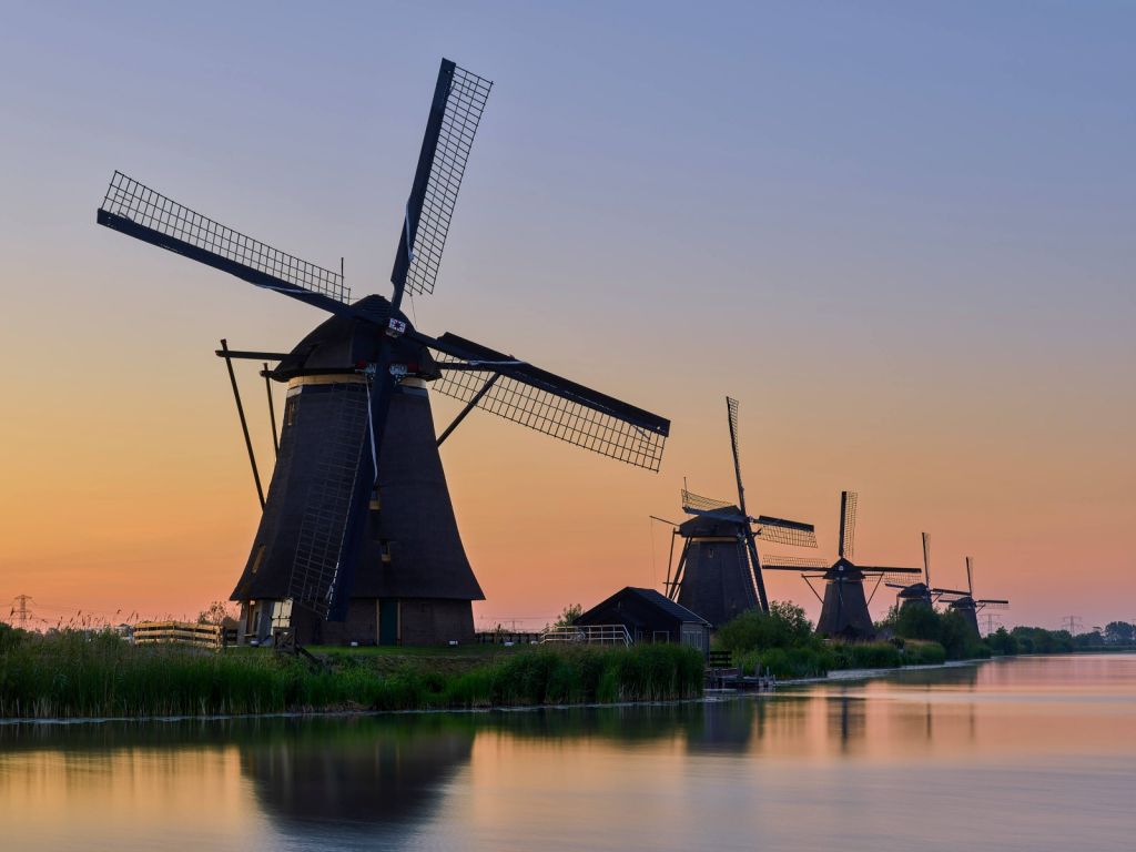 Mills al amanecer