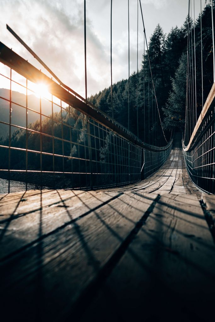 Puente colgante de acero