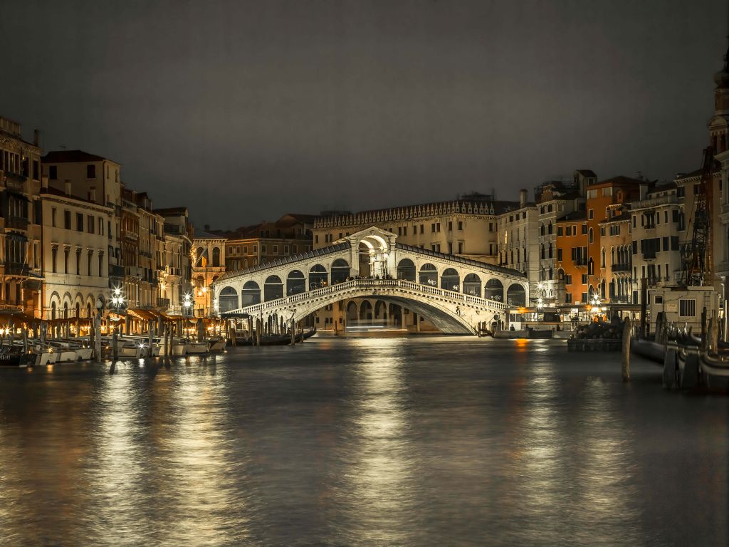 El puente de Rialto al atardecer