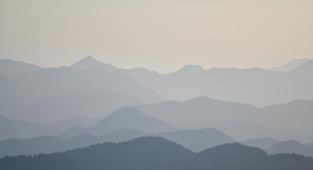 Paisaje de montaña en la selva