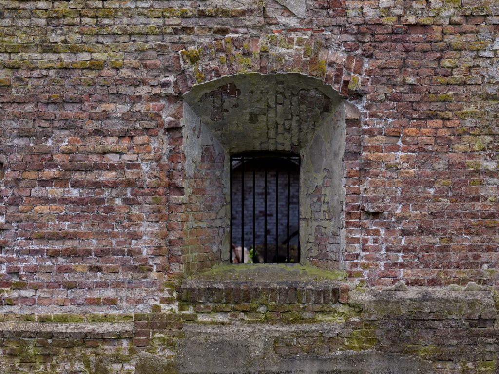 Empotramiento en el muro antiguo