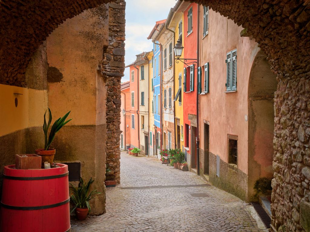 Calle italiana con arco