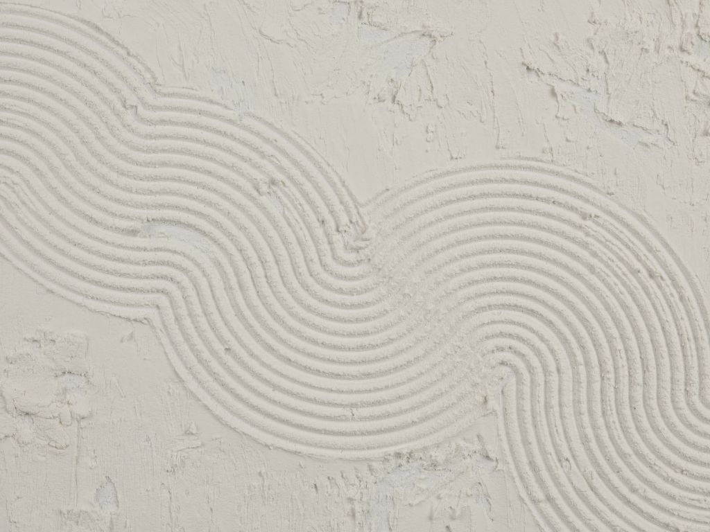 Líneas y estructuras orgánicas en blanco roto