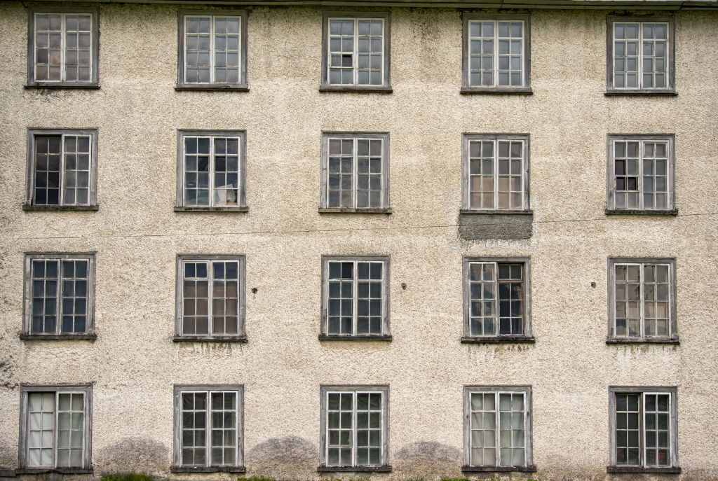 Fachada de una antigua fábrica