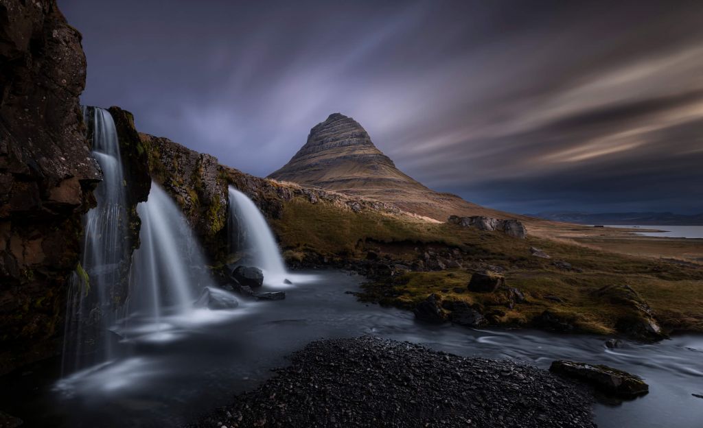 Kirkjufellsfoss falls