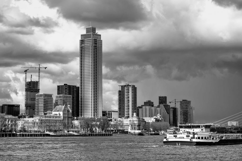 Skyline Rotterdam (Westerkade) desde Katendrecht (blanco y negro) 