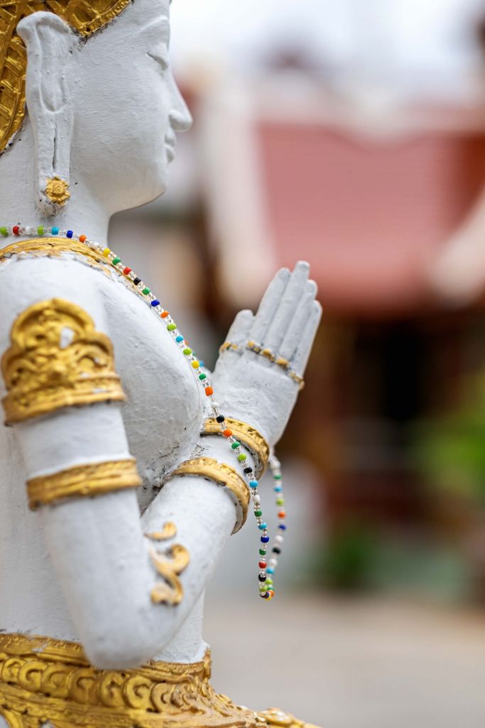 Buda blanco y dorado Complejo de templos de Bangkok (Tailandia)