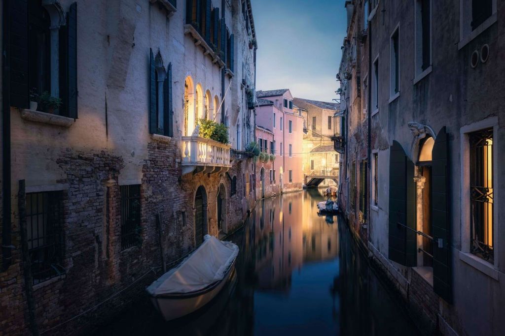 Canal romántico de Venecia