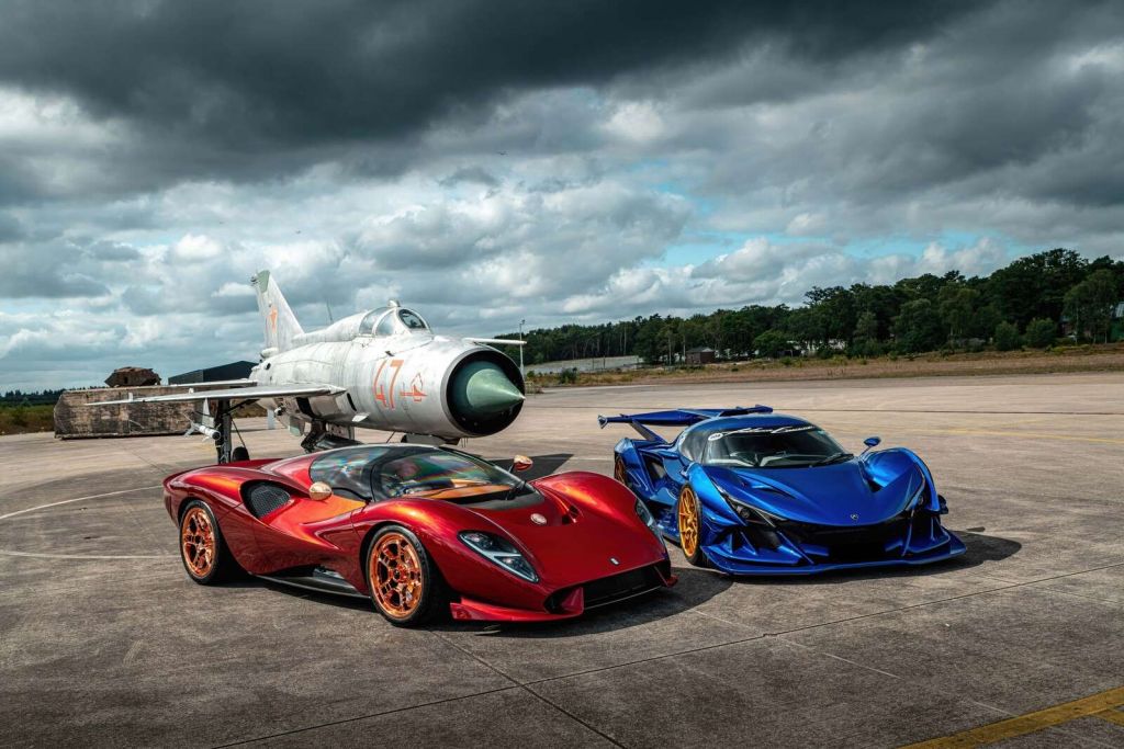Supercoches en avión de combate