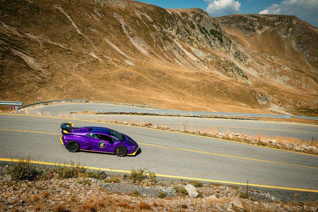 Lamborghini Huracán en el paso de montaña