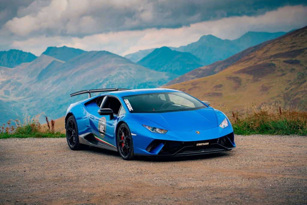Lamborghini Huracán STO en las montañas