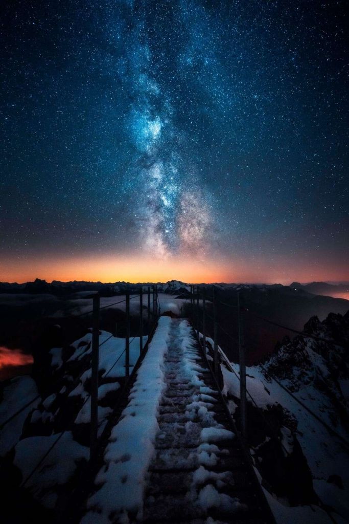 Camino de Estrellas sobre la Montaña Nevada