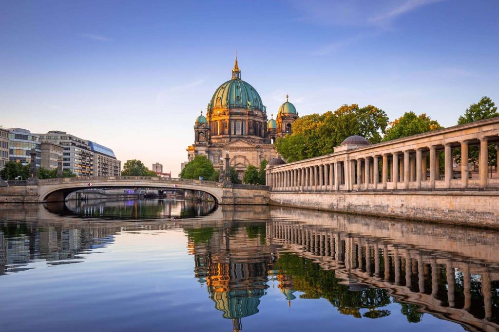 Descanso matutino en la Catedral de Berlín.