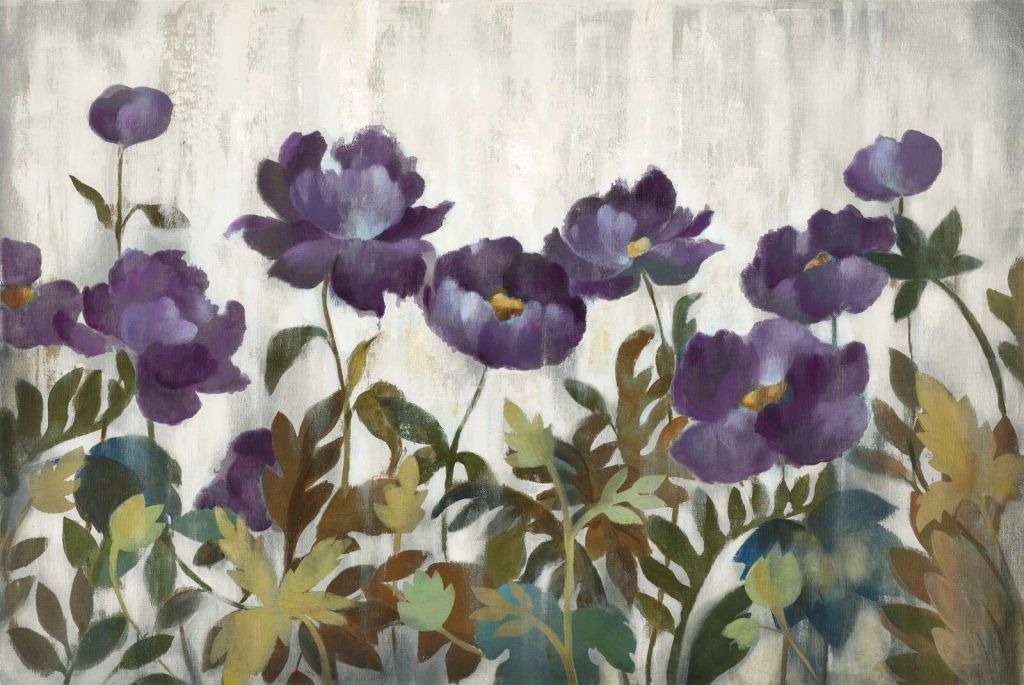 Esplendor de flores púrpuras en la sombra de las hojas.