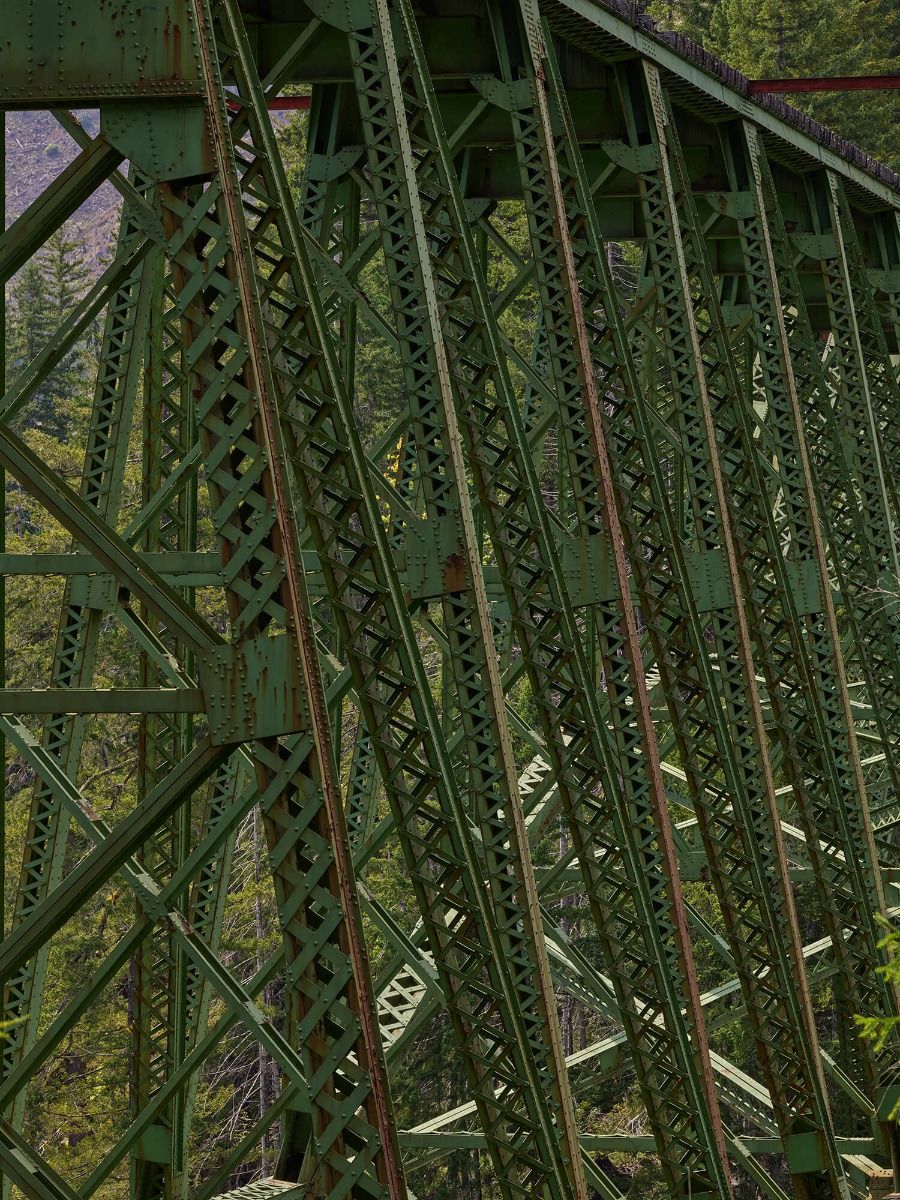 Construcción metálica de un antiguo puente ferroviario