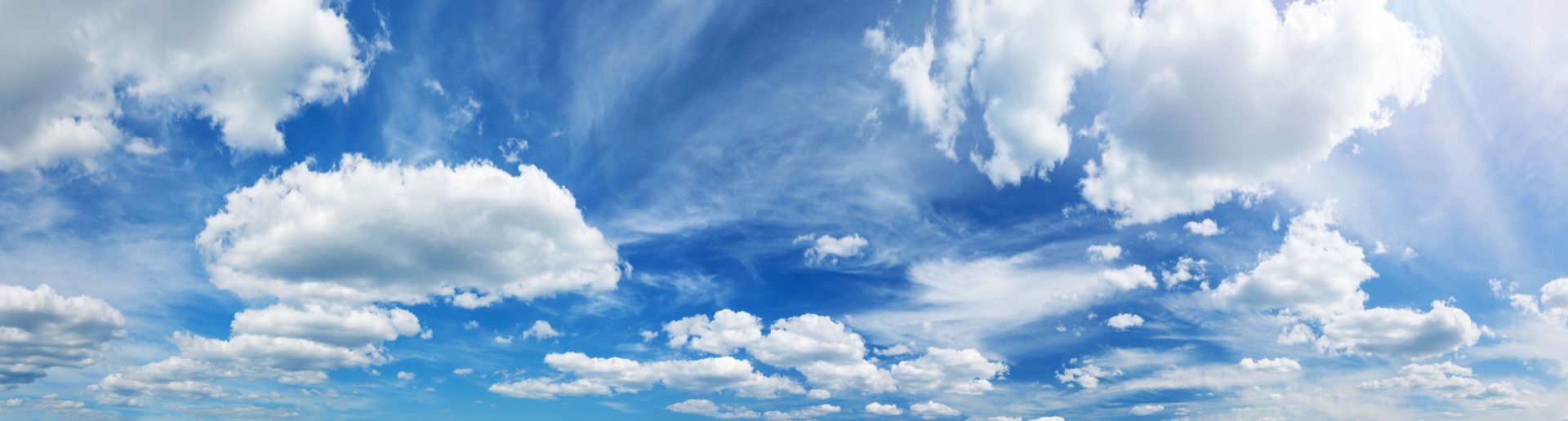 Cielo azul con nubes