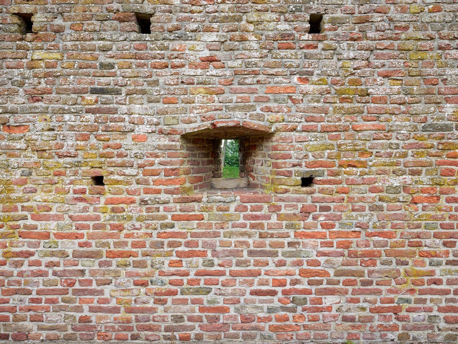 Pared de la ciudad con vistas