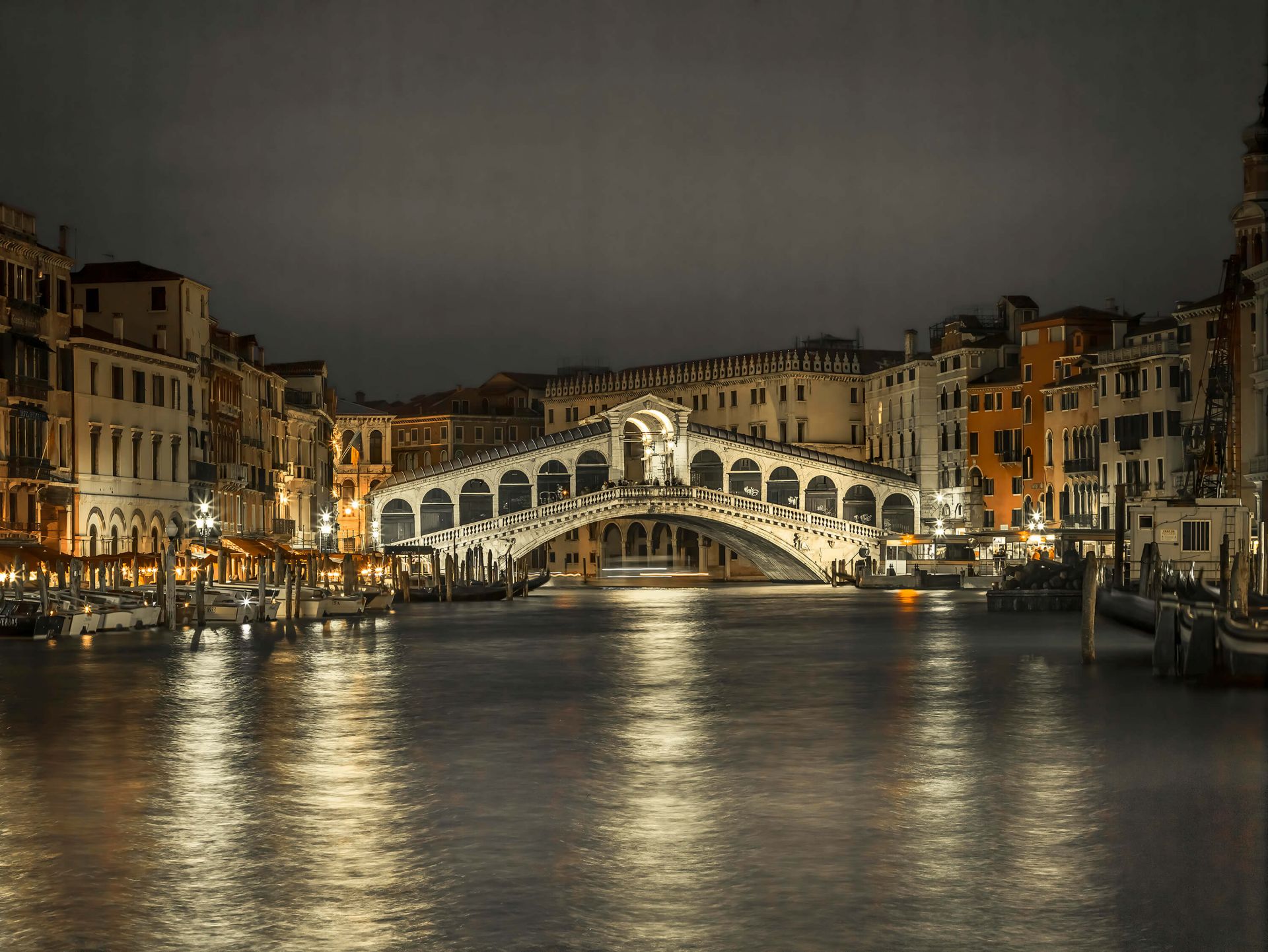 El puente de Rialto al atardecer