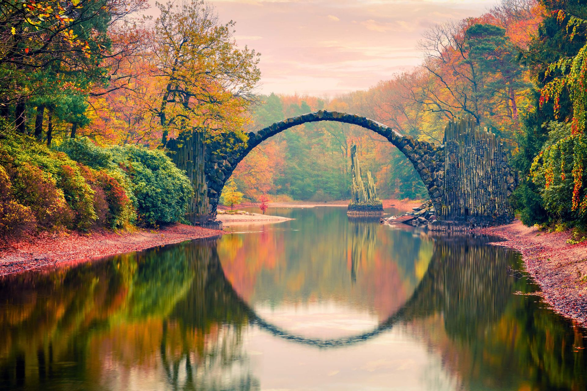 Puente sobre el lago