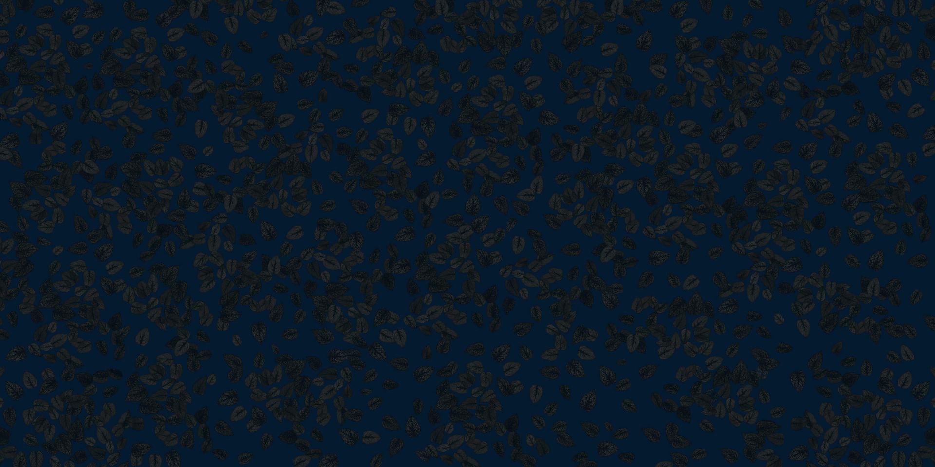 Hojas pequeñas oscuras sobre azul noche