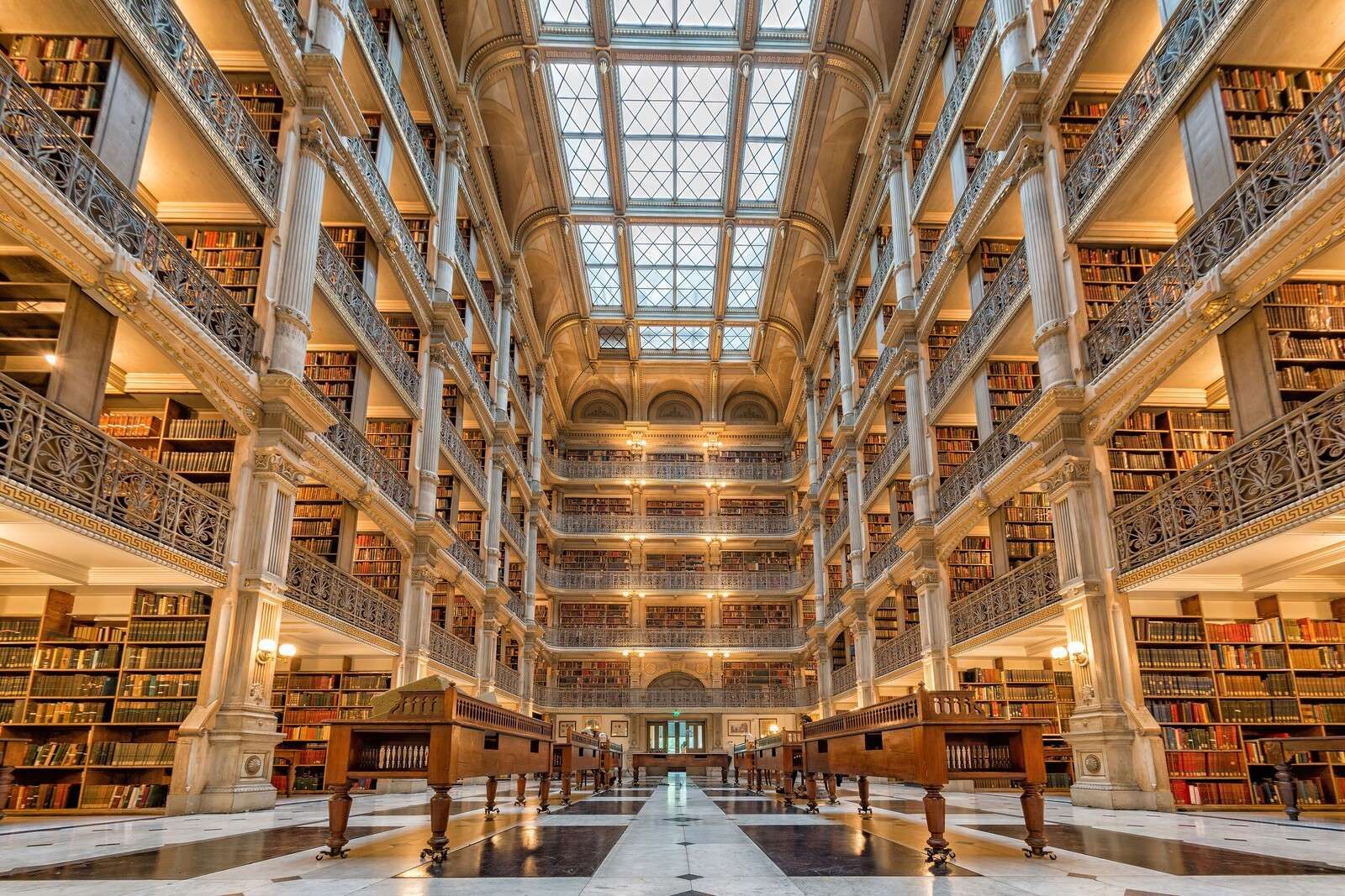Sala de literatura iluminada