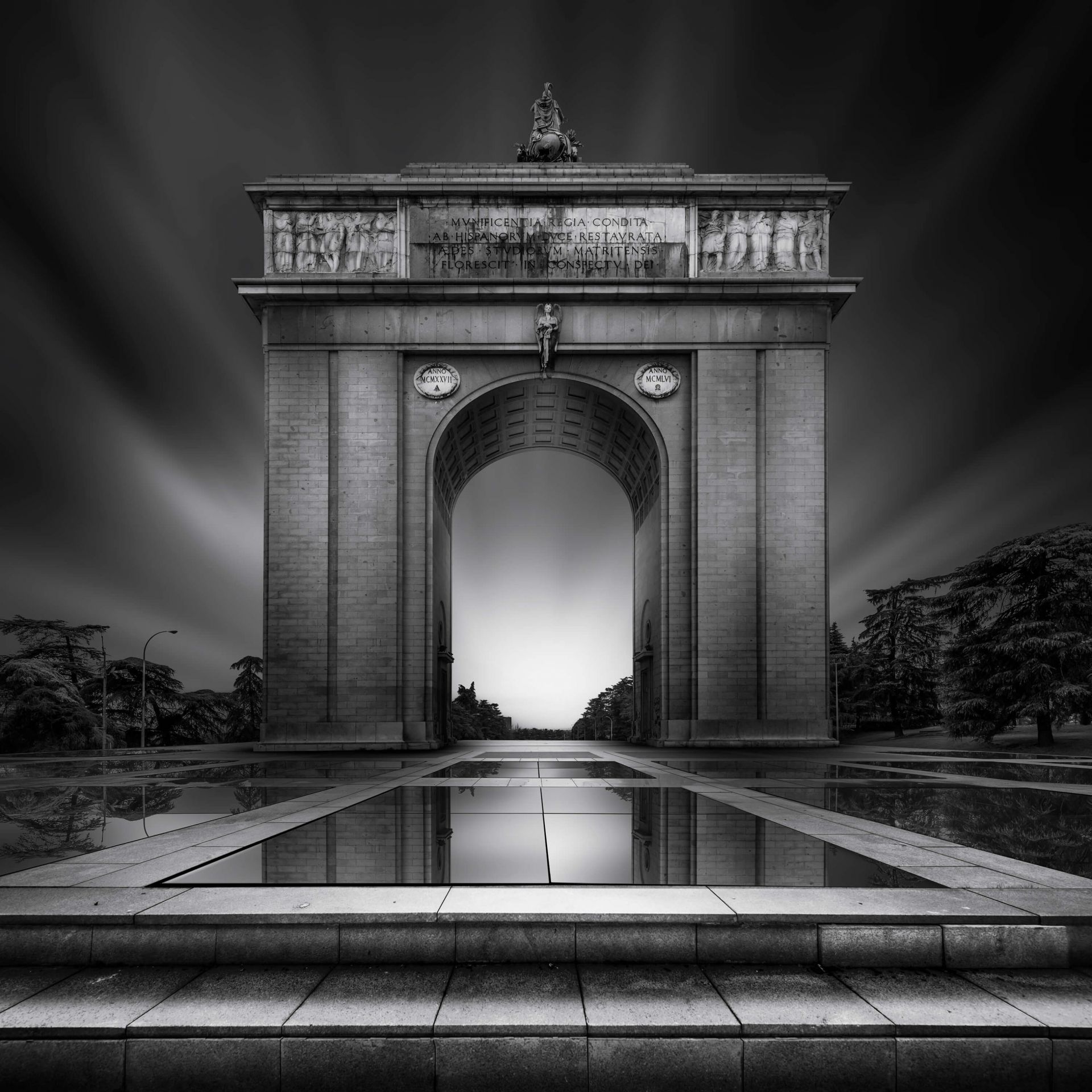 Arco de la Moncloa main product photo