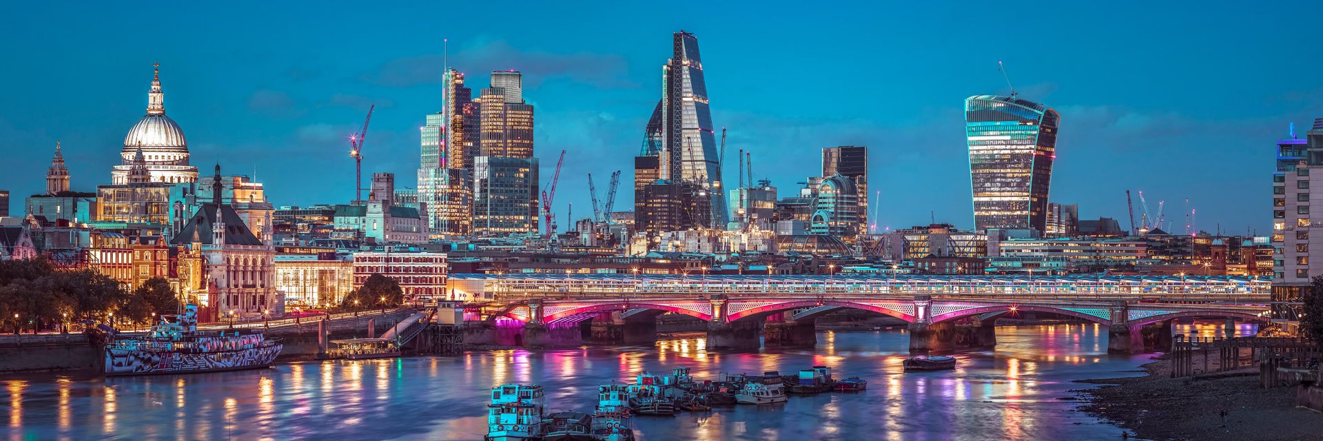 Puente de Blackfriars en Londres main product photo