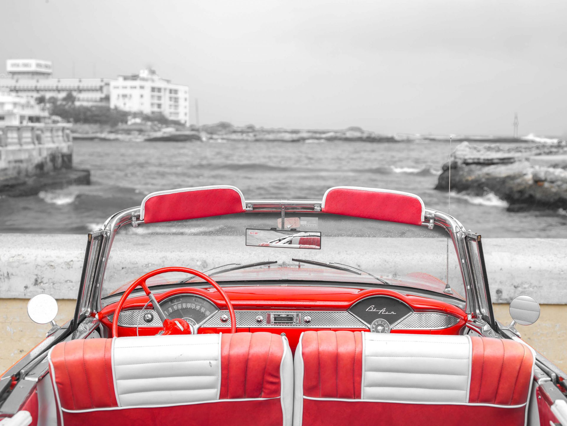 Coche en el puerto main product photo