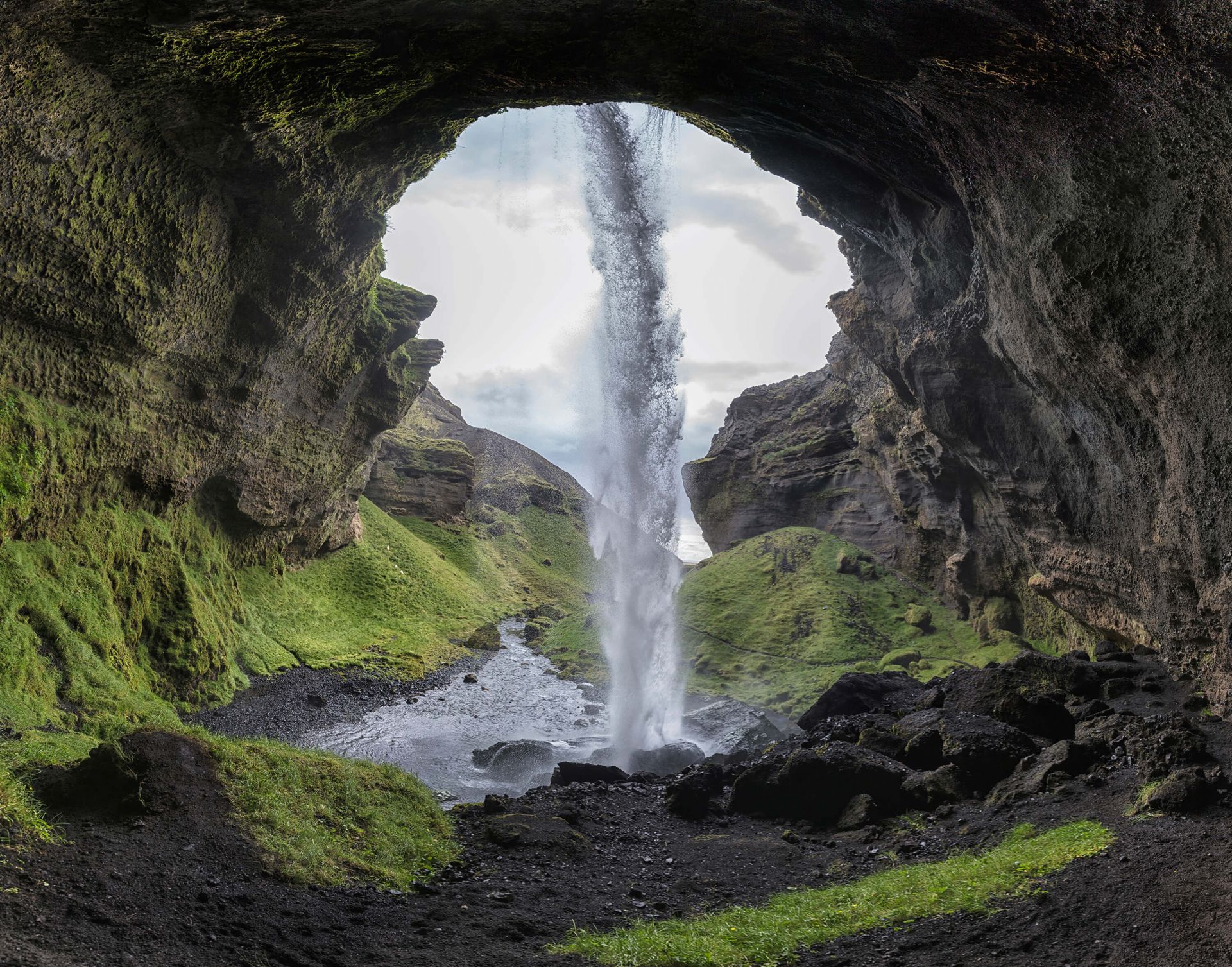 Hidden waterfall main product photo